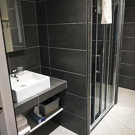 The Nest 4*
