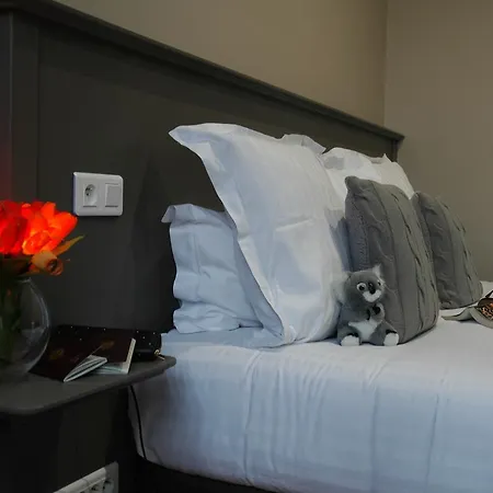 The Nest 4*